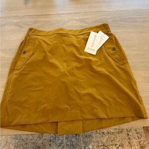 NWT Women’s Athleta gold skort (size 16)